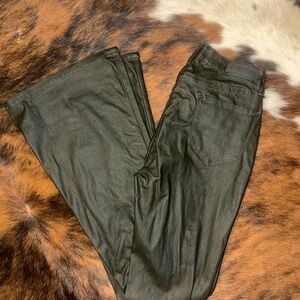 High-Rise Black Women's Jeans - Classic Fit